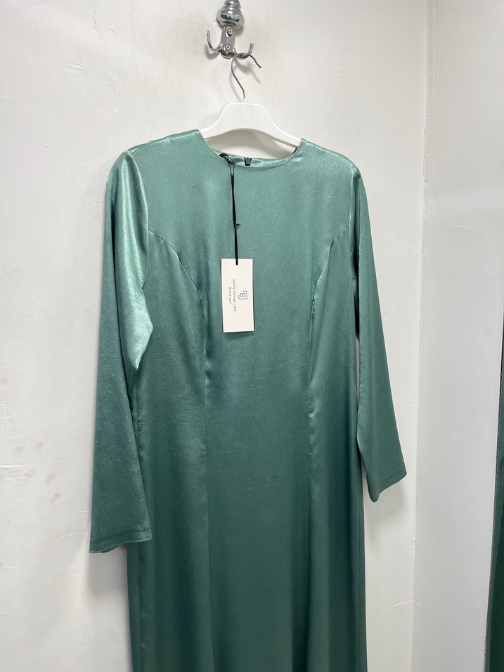 Yeşil Uzun Kollu Saten Elbise - Görsel 3