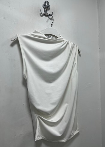 Önü Büzgülü Yüksek Yakalı Kolsuz Bluz - Görsel 4