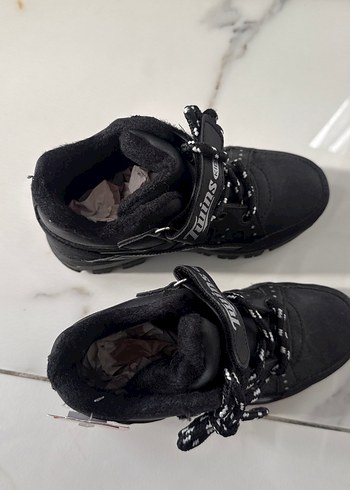 Diğer Erkek Çocuk Siyah Punk Tarzı Bot