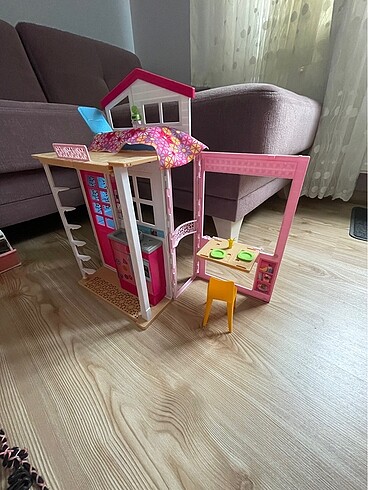  Beden Barbie?nin evi