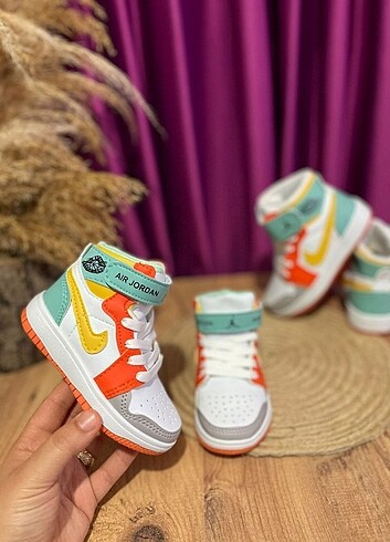 30 Beden beyaz Renk Nike air bot çocuk spor ayakkabı