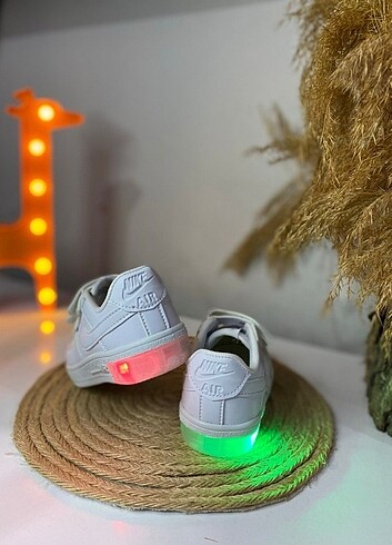 Nike Nike ışıklı Çocuk spor ayakkabı 