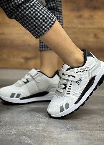 Skechers spor ayakkabı 