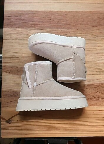 Ugg Yeni model cırtlı ugg bot 