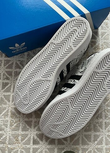 42 Beden Adidas Spor ayakkabı 42 numara 