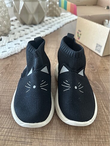 Zara 21 numara bez spor ayakkabı