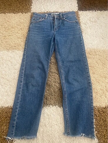 Bershka marka mom jean