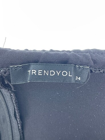 34 Beden siyah Renk Trendyol & Milla Mini Şort %70 İndirimli.