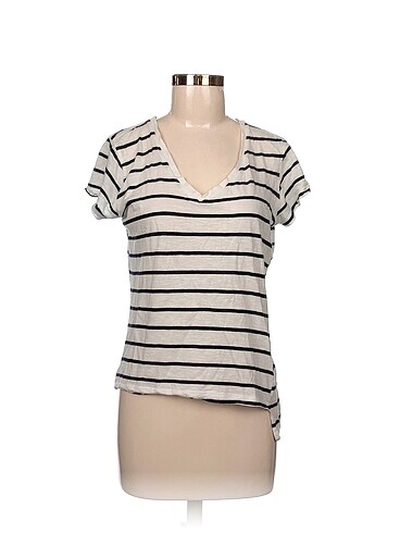 Zara T-shirt %70 İndirimli.