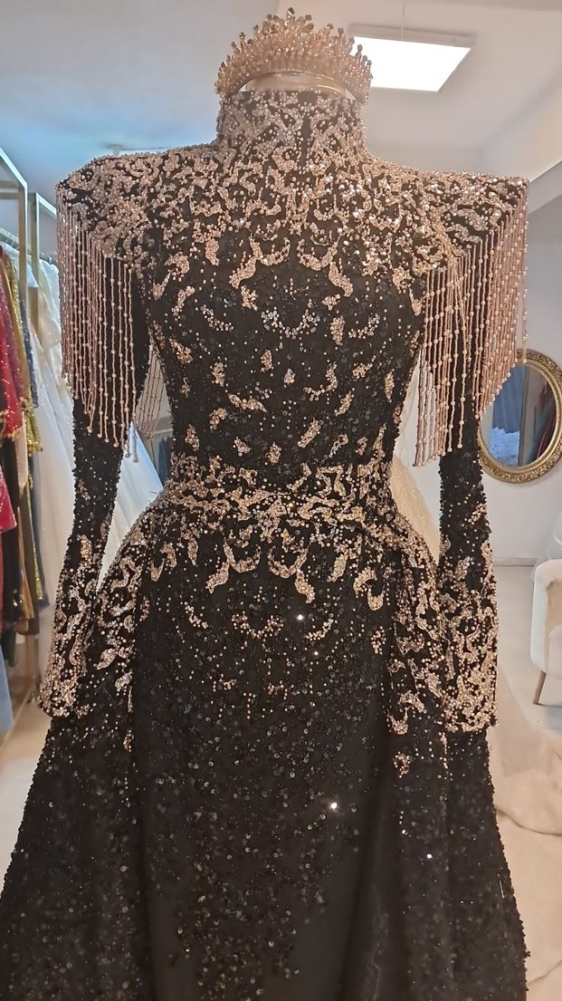 Boncuk İşlemeli Siyah Uzun Henna Elbise - Görsel 5