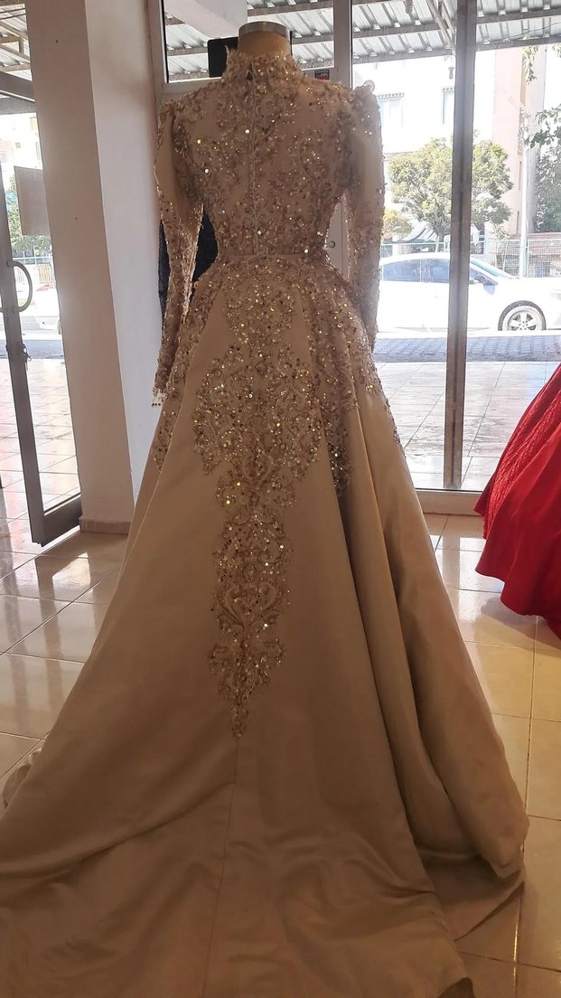 İnci İşlemeli Uzun Kollu Beyaz Nişan Elbisesi - Görsel 4