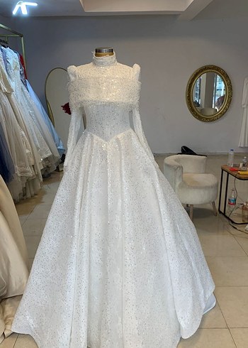 Uzun Kollu Yüksek Yakalı Prenses Gelinlik - Görsel 8