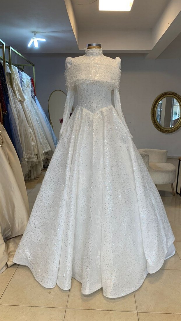 Uzun Kollu Yüksek Yakalı Prenses Gelinlik - Görsel 4