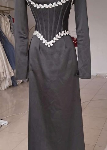 Uzun Kollu Siyah Straplez Nakışlı Abiye Elbise - Görsel 3