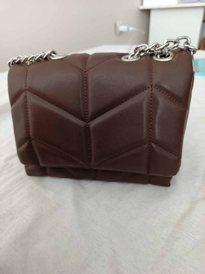 Kapitone Baklava Dilimi Zincirli Çanta - Görsel 2