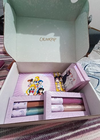 Beden Renk Colourpop Sailor Moon Koleksiyonu