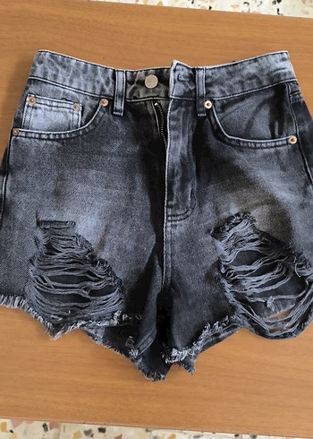 Gri Yırtık Mini Denim Şort