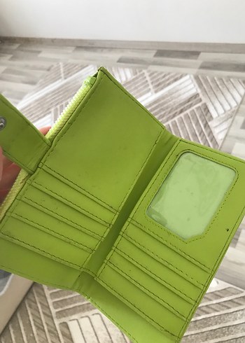 Mango Yeşil Deri Yılan Desenli Fermuarlı Kadın Cüzdanı