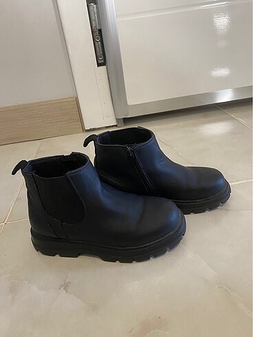 Zara Zara erkek çocuk bot