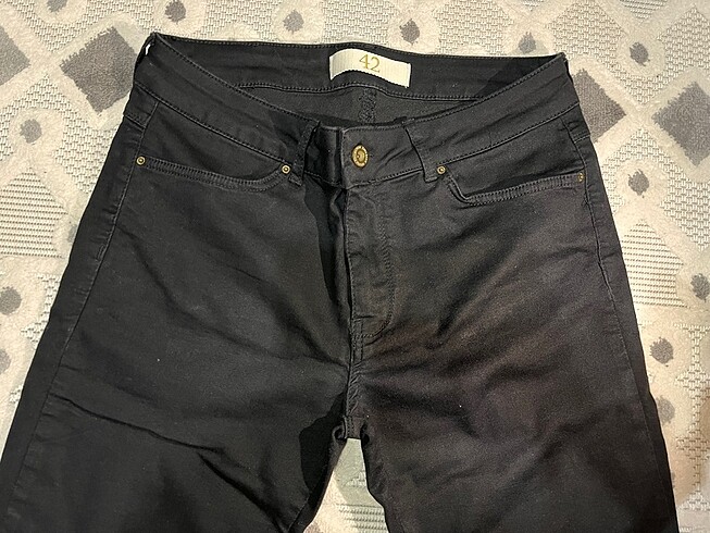 38 Beden Zara taşlı siyah kot pantolon