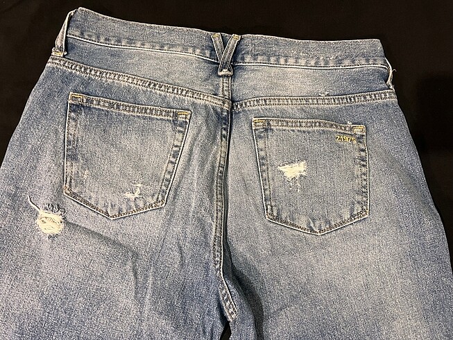 40 Beden mavi Renk Zara yırtık mom jean kot pantolon