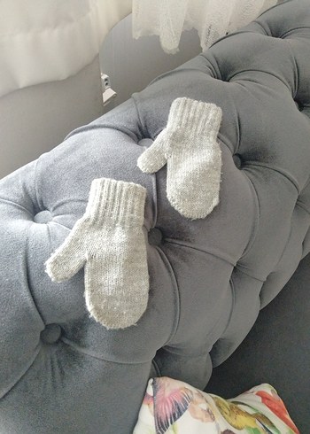 Nakışlı Gri Erkek Çocuk Eldiveni - Görsel 2