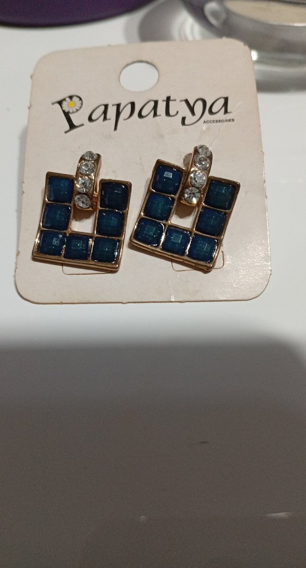 Mavi Kareli Payetli Mini Küpe - Görsel 2