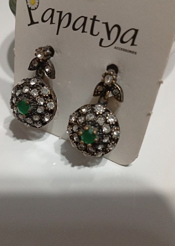 Zümrüt taşı ve zirkom detaylı Mini Vintage Küpe bronz eskitme - Görsel 3