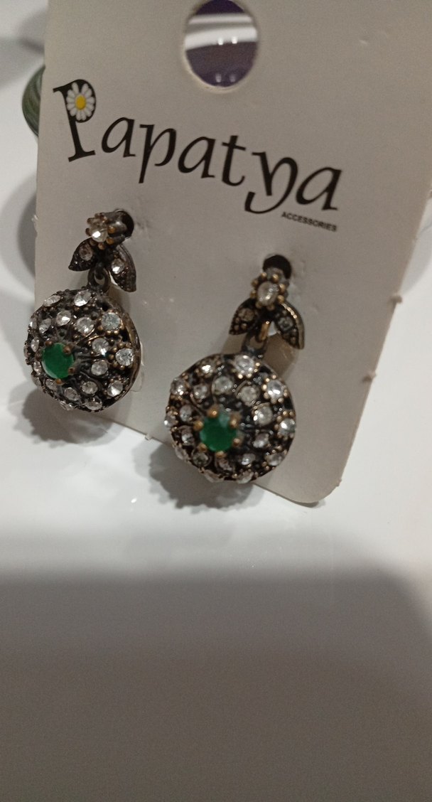 Zümrüt taşı ve zirkom detaylı Mini Vintage Küpe bronz eskitme - Görsel 3