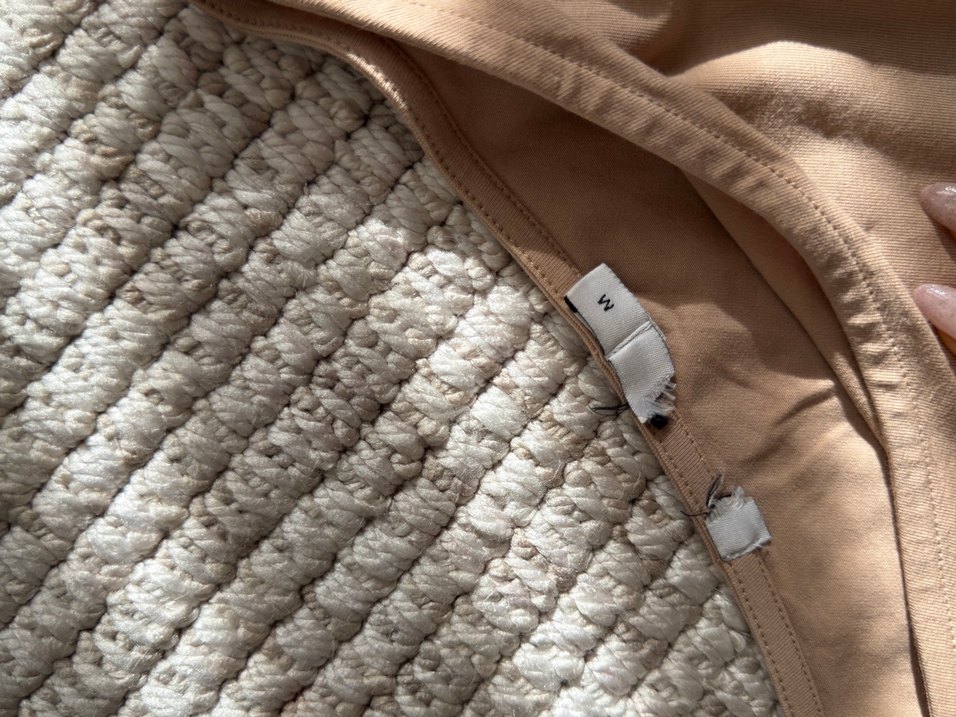 Bej kayık yaka tek omuz bluz - Görsel 2