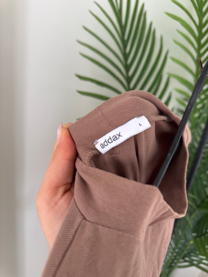 Sırt dekolteli Kahverengi bluz - Görsel 3