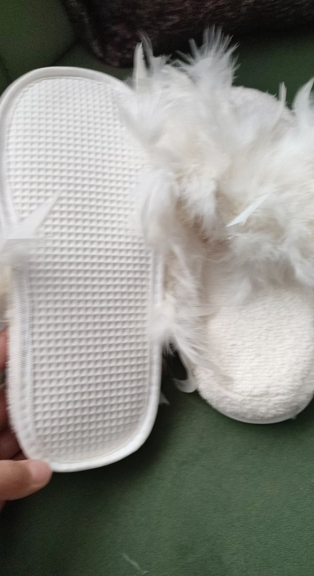 Beyaz Tüylü  Kadın Terlik - Görsel 3