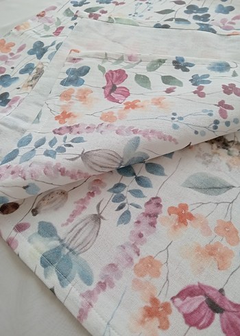 Pastel Renkli Çiçek Desenli Müslin Örtü - Görsel 3