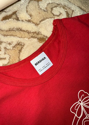 Bershka Kadın Kırmızı Baskılı Kısa Kollu croptop