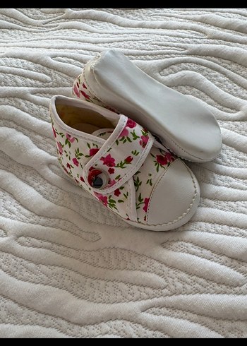 Çiçek Desenli Kız Bebek İlk Adım Ayakkabısı tek ebat - Görsel 2