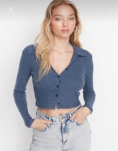 Trendyol & Milla Uzun kol crop bluz