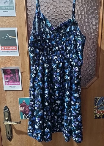 Mavi Çiçek Desenli Askılı Midi Elbise - Görsel 2