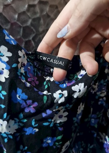 Mavi Çiçek Desenli Askılı Midi Elbise - Görsel 3