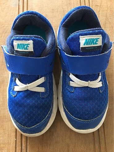 Orjinal Nike 26 numara çocuk spor ayakkabısı .
