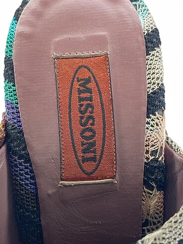 40 Beden çeşitli Renk Missoni Terlik %70 İndirimli.