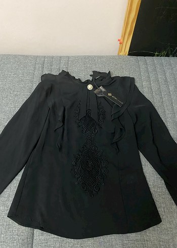 Kurdele Detaylı Uzun Kollu Siyah Gotik Bluz - Görsel 2