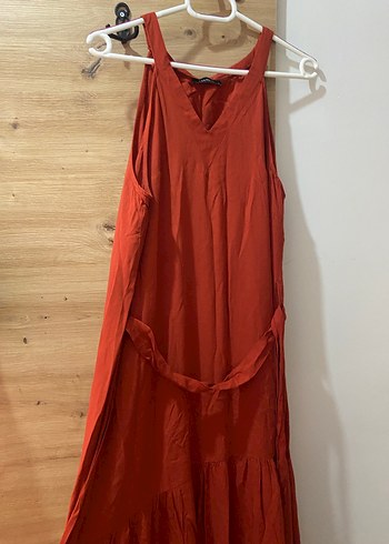 Kırmızı V Yaka Kolsuz Uzun Keten Elbise - Görsel 2