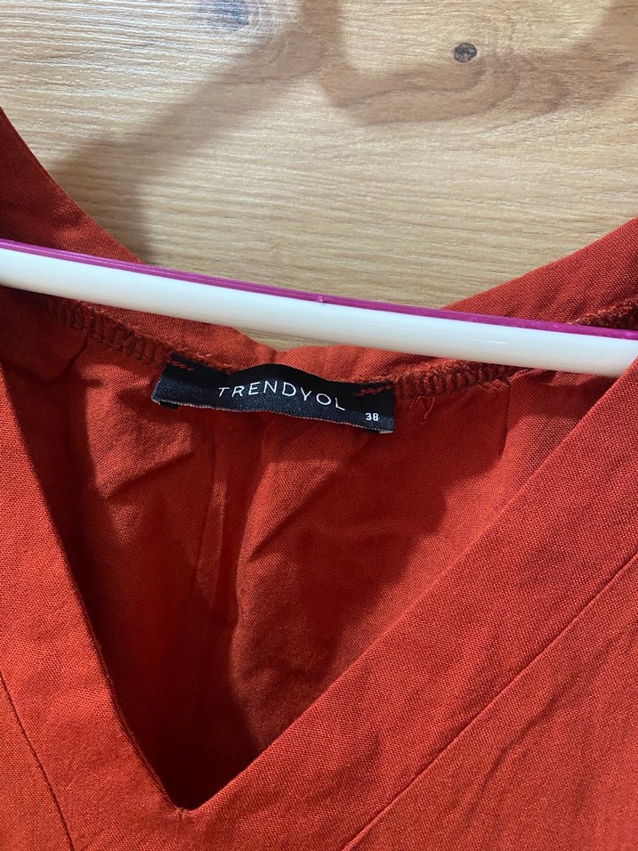 Kırmızı V Yaka Kolsuz Uzun Keten Elbise - Görsel 5