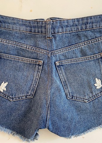 Nakışlı Mavi Mini Kot Şort - Görsel 4