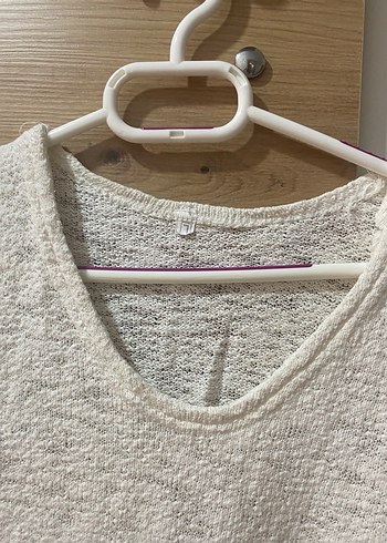 V Yaka Beyaz Keten Kadın Kazak - Görsel 3