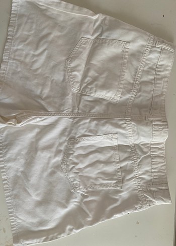 Düğmeli Beyaz Midi Keten Şort - Görsel 4
