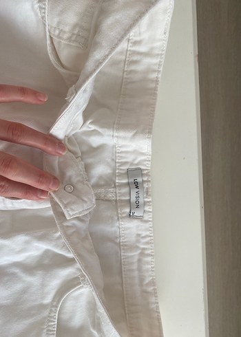 Düğmeli Beyaz Midi Keten Şort - Görsel 3