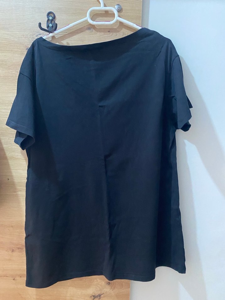 Düğmeli Siyah V Yakalı Hamile Tişört - Görsel 3