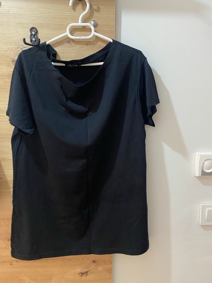 Düğmeli Siyah V Yakalı Hamile Tişört - Görsel 2