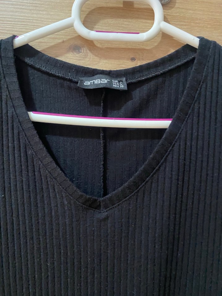 V Yaka Kısa Kollu Siyah Midi Elbise - Görsel 2